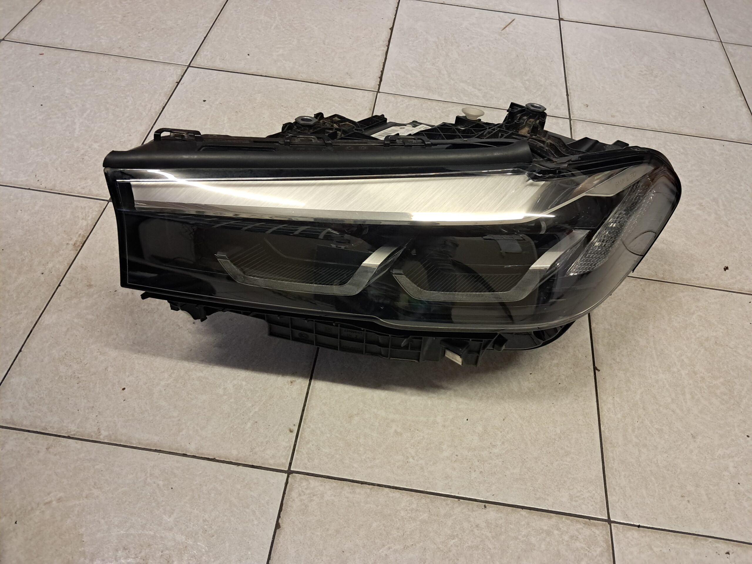 BMW 5 Series G30 LCI Headlight