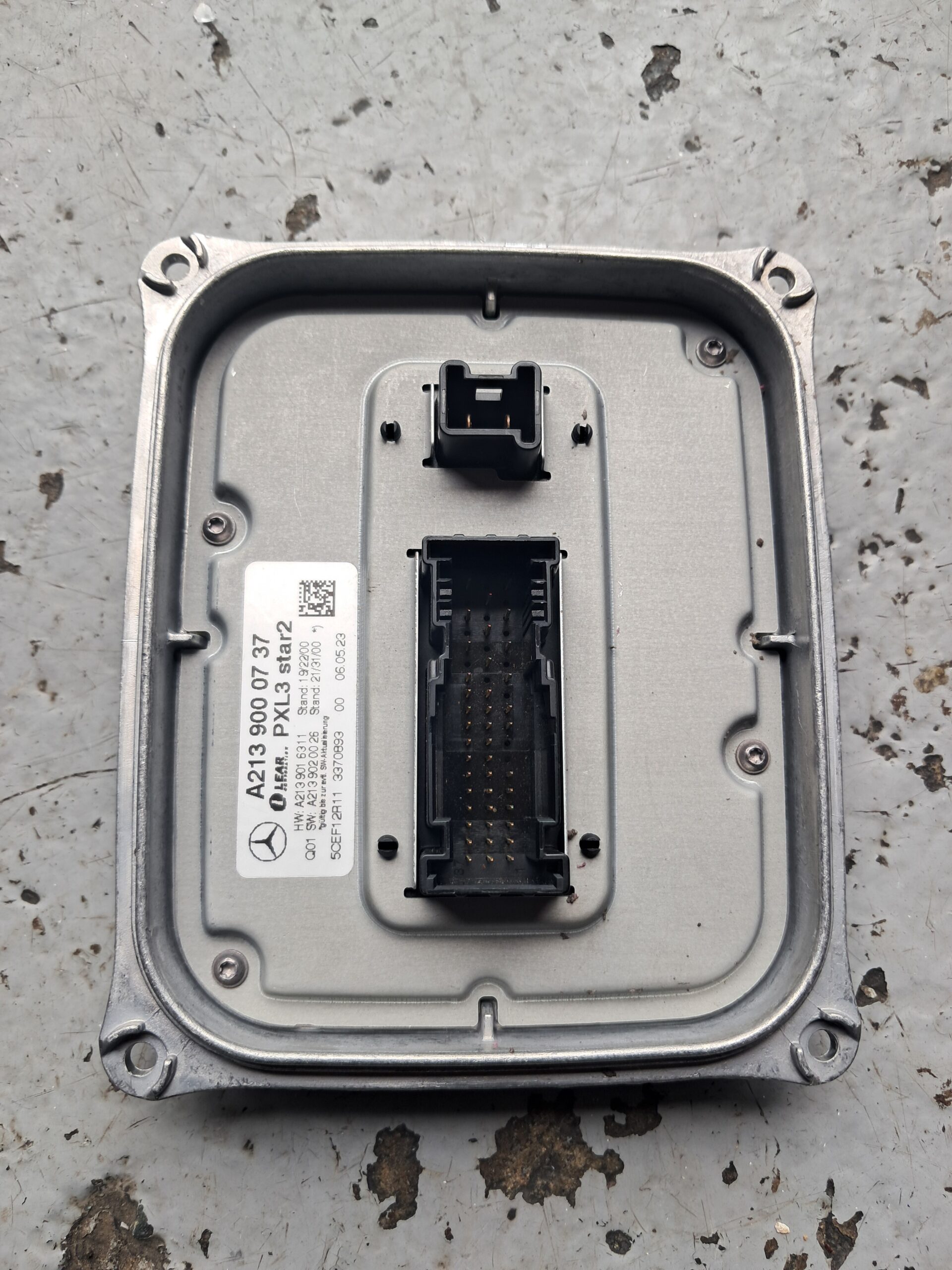 Mercedes-Benz GLE Headlight Control Module 2139000737