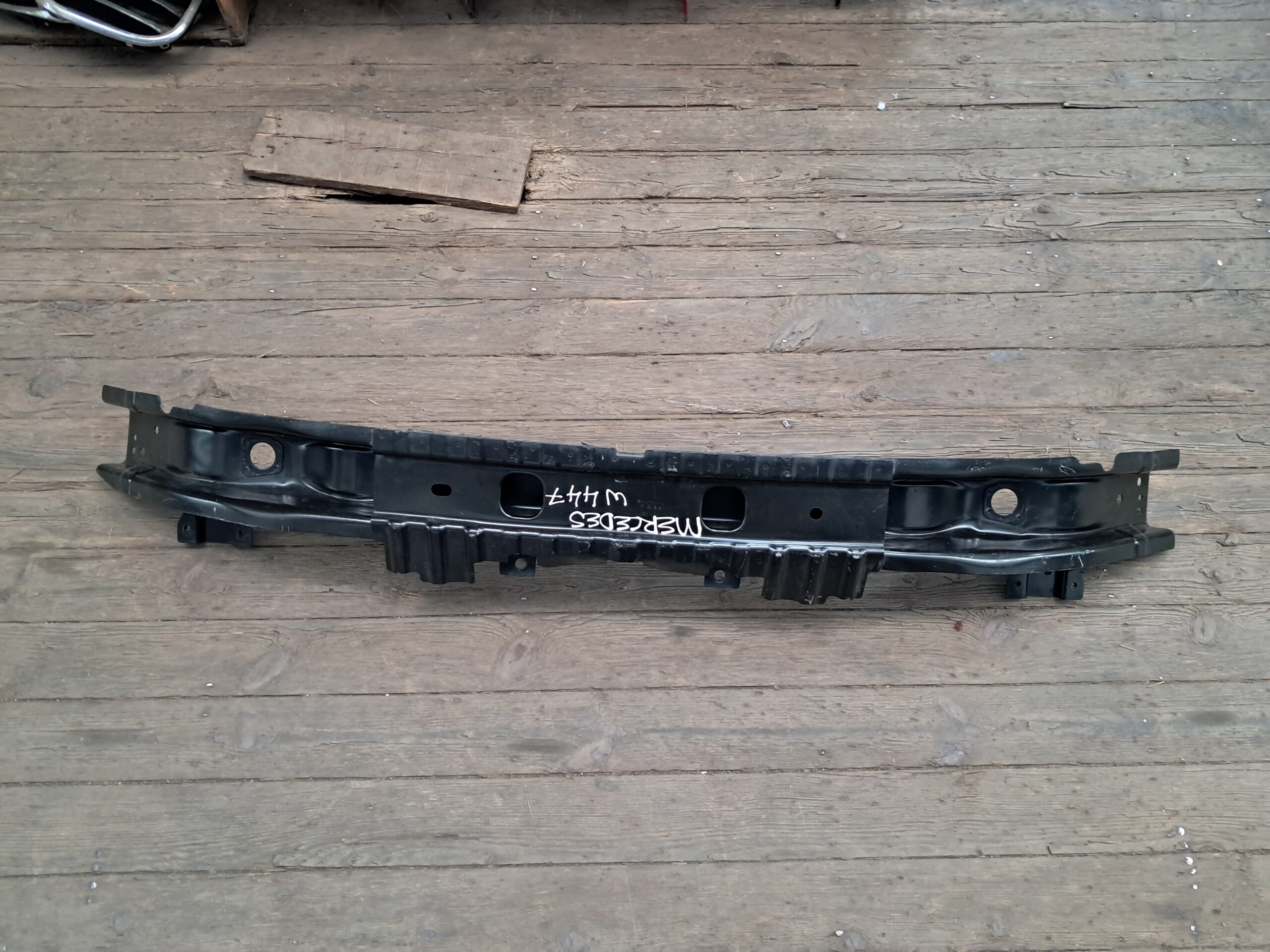 Mercedes-Benz V Class W447 Front Stiffener ( A 447 620 24 02 )